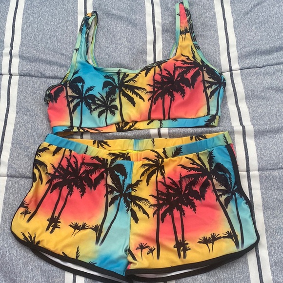 ✨HP✨Palm Tree Sunset Swimsuit - Picture 1 of 8